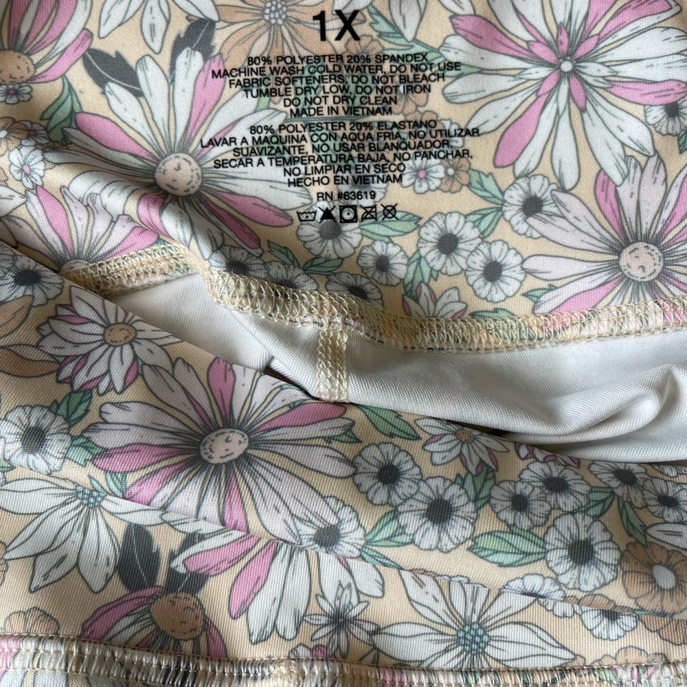 Kensie womenβs vintage floral leggings - Picture 4 of 5